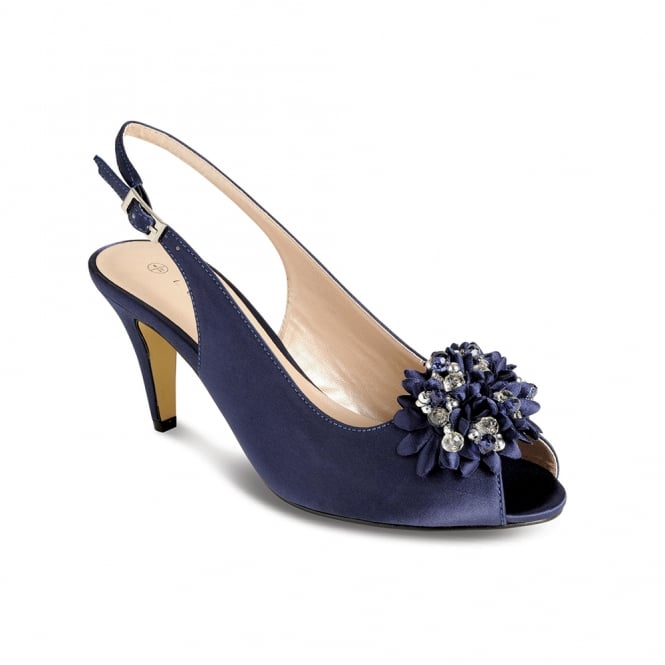 Choosing the perfect pair of elegant shoes
