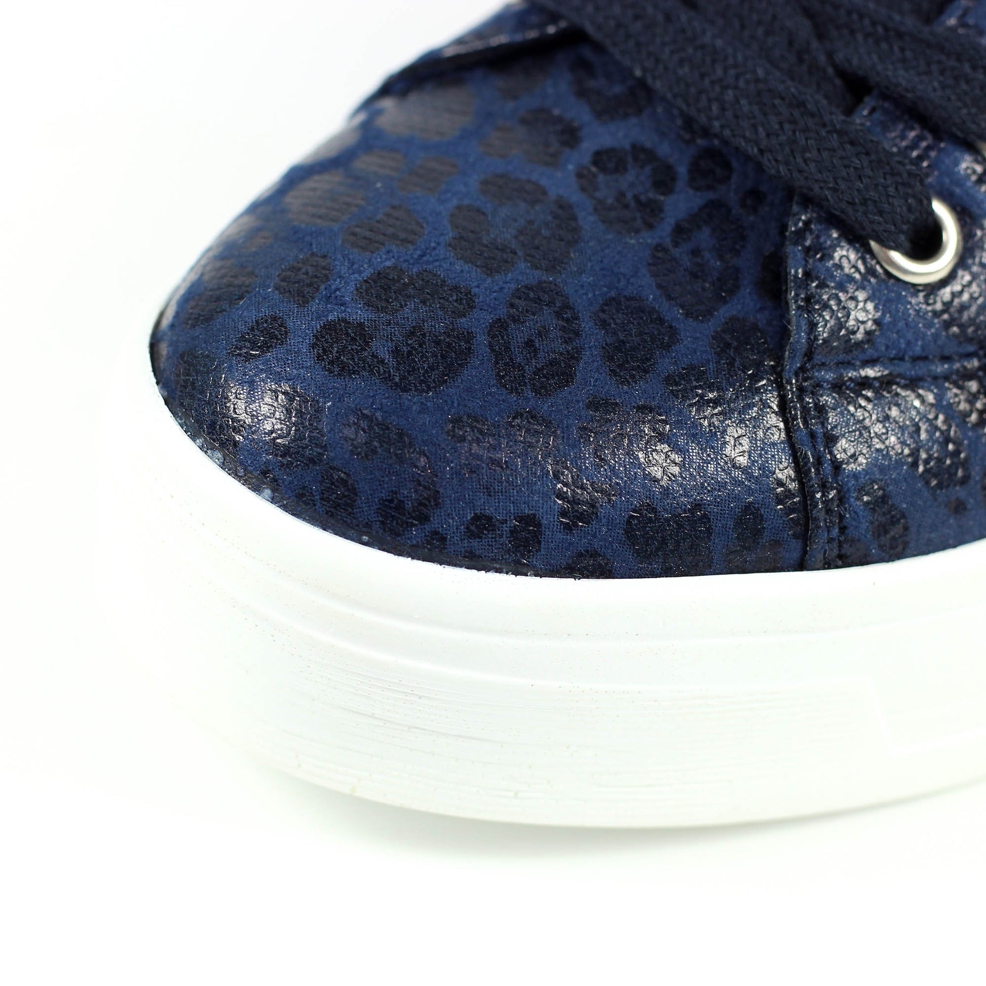 Charm Navy Trainer