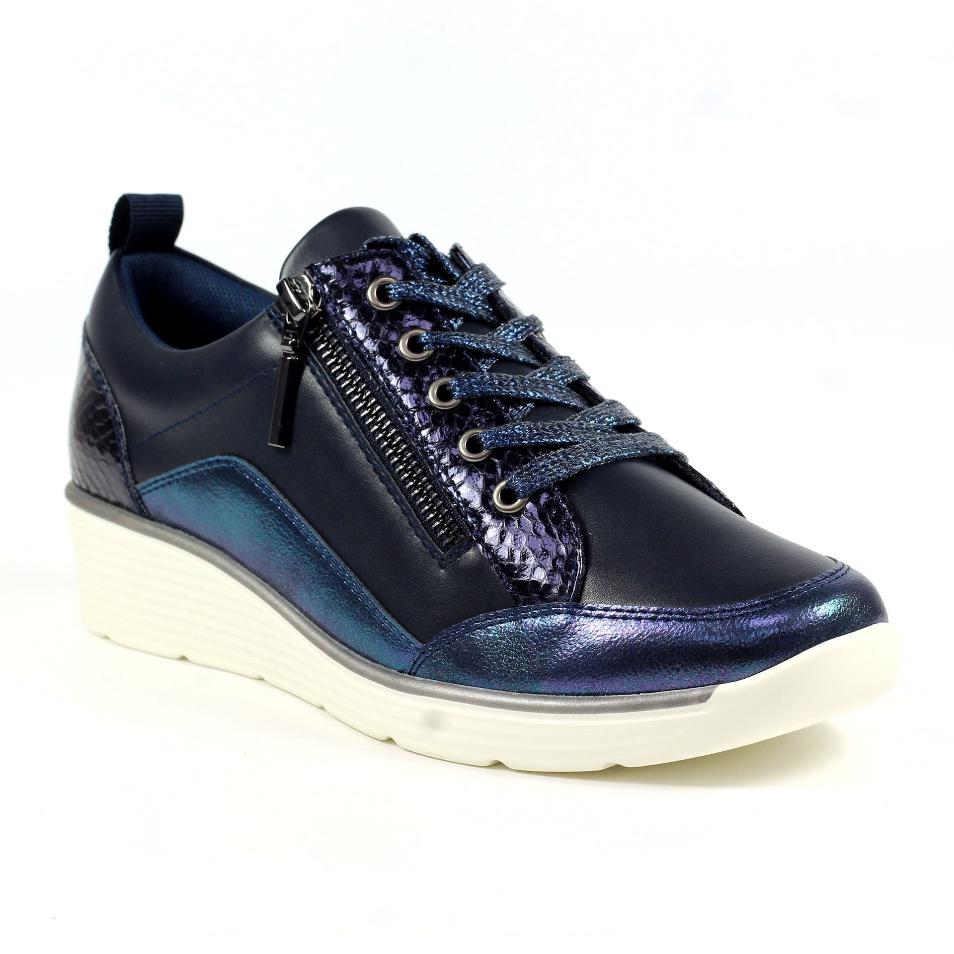 Kiley Navy Trainer