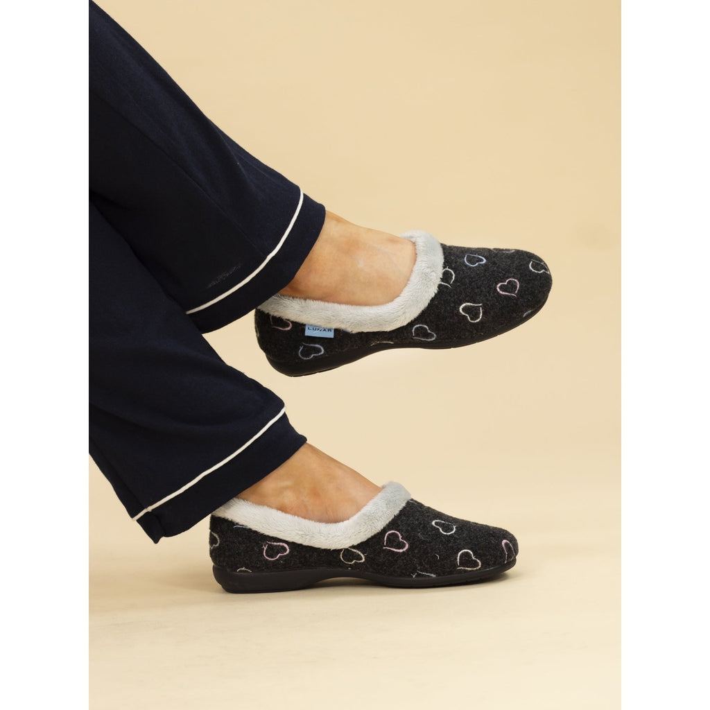 Sandino Black Slipper