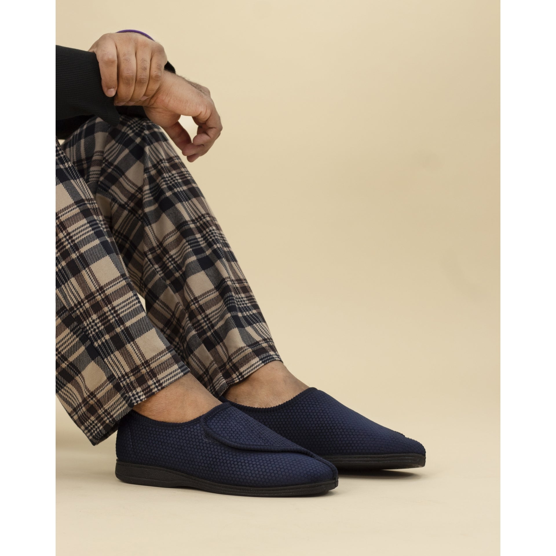 Columbus III Navy One Touch Slipper