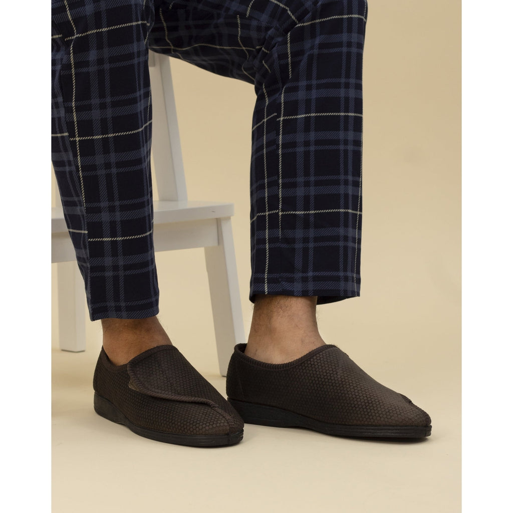 Columbus III Brown One Touch Slipper