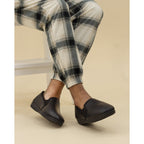 Trent II Black Slipper