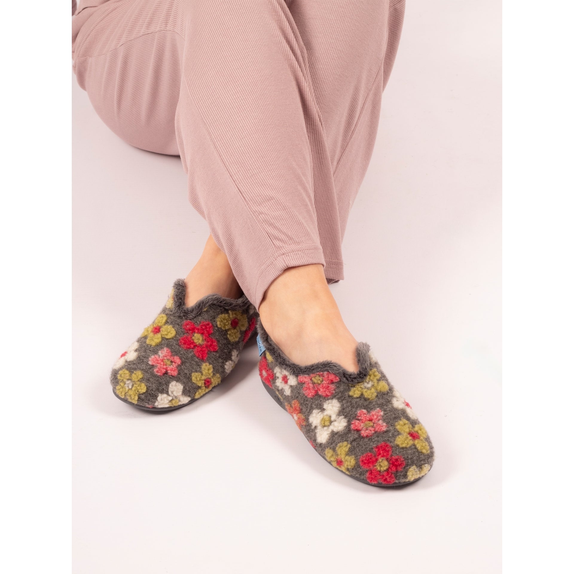 Lychee Grey Slipper