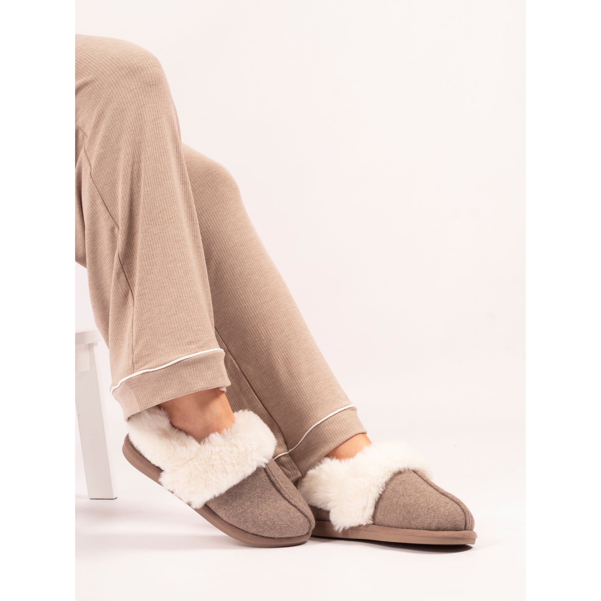 Ember III Taupe Boxed Slipper