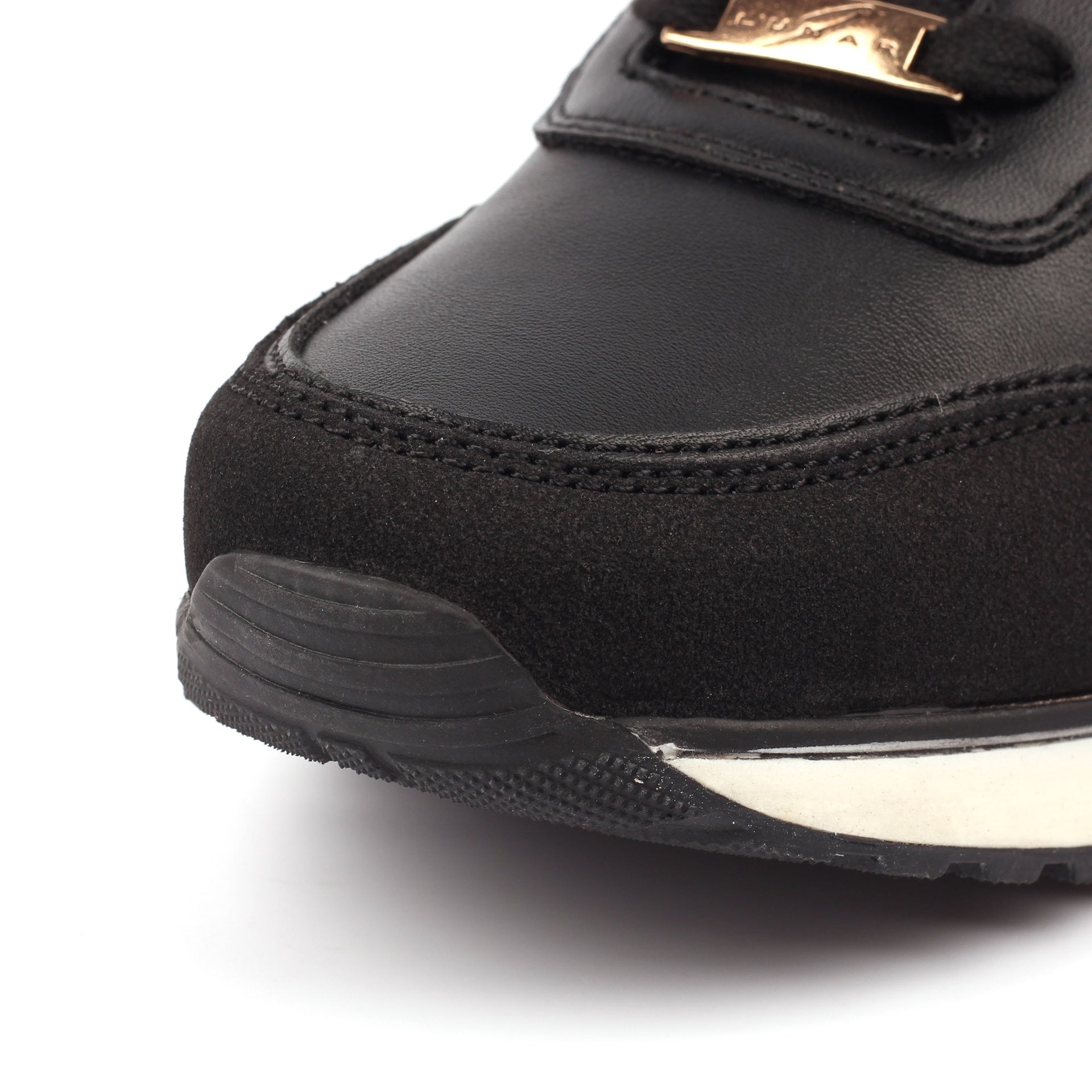 Noble Black Trainer