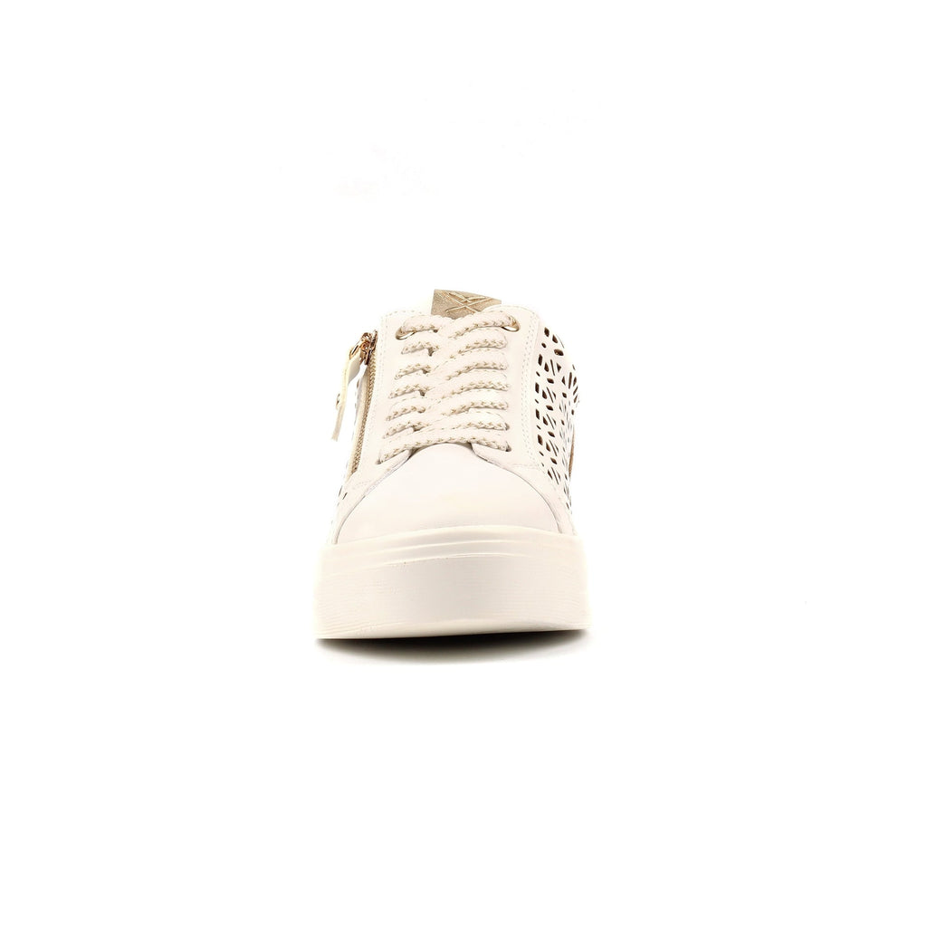 Ciara White Trainer