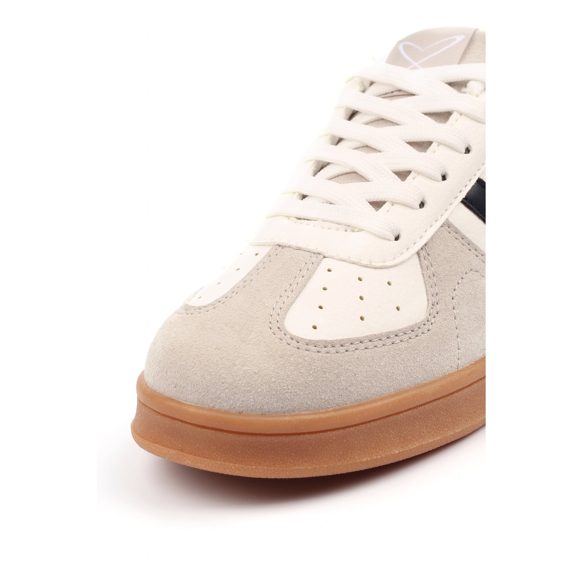 Melody White Trainer