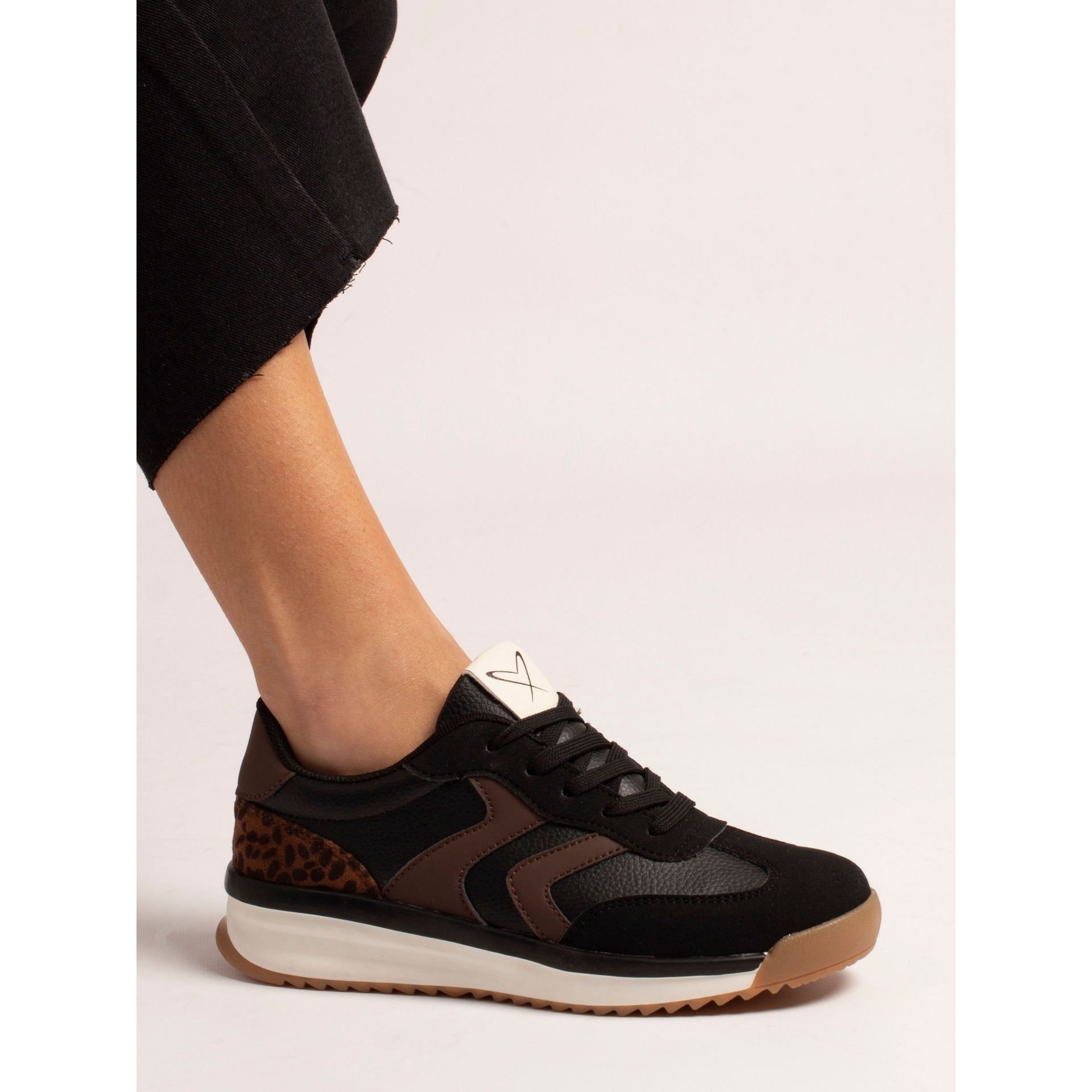 Jena Black Trainer