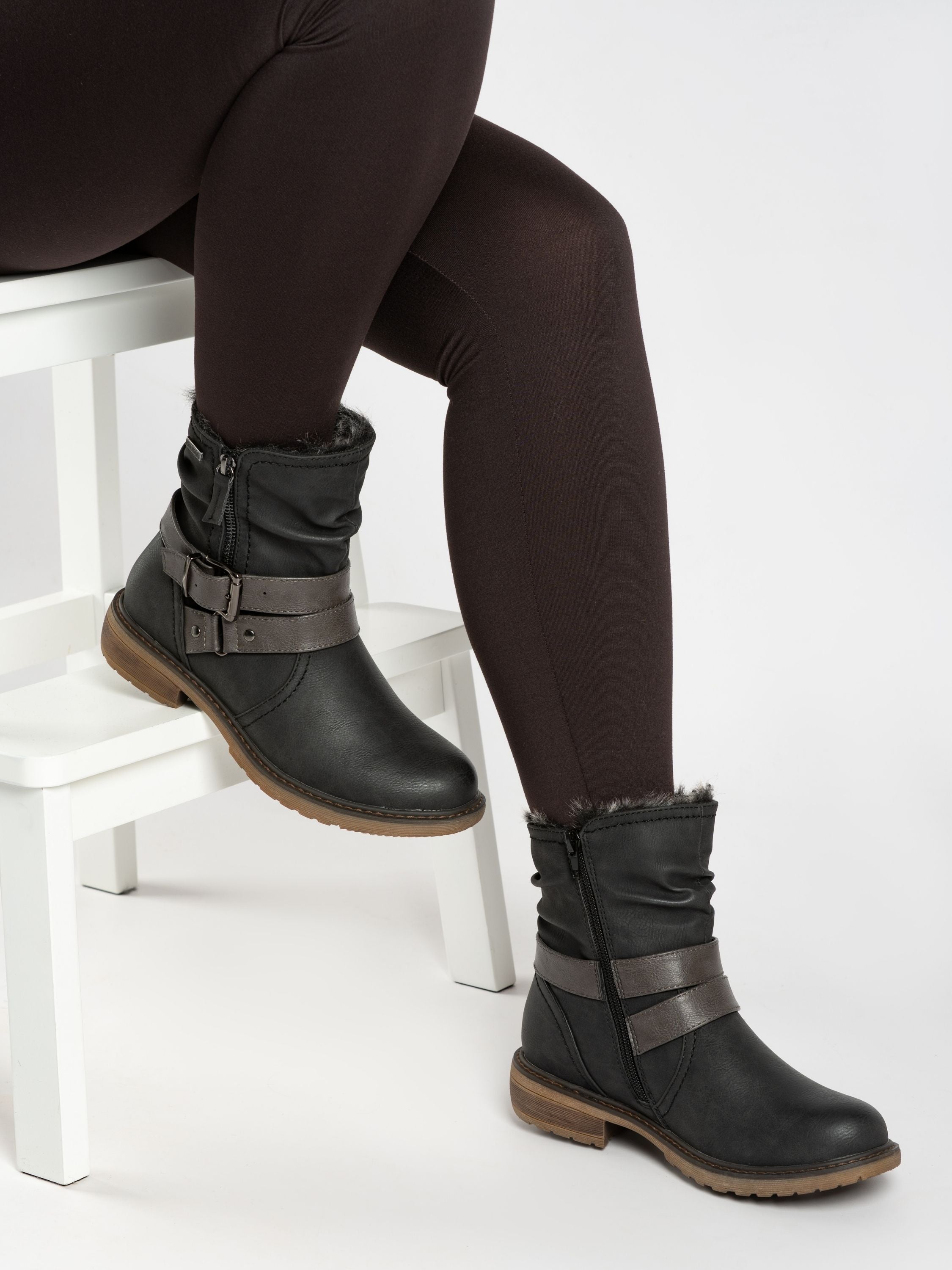 Chime III Black Waterproof Boot